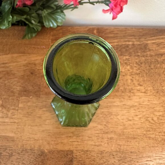 Vintage Hoosier Glass Bud Vase Green Diamond Pattern 4063-C Hexagon Base - Picture 4 of 6